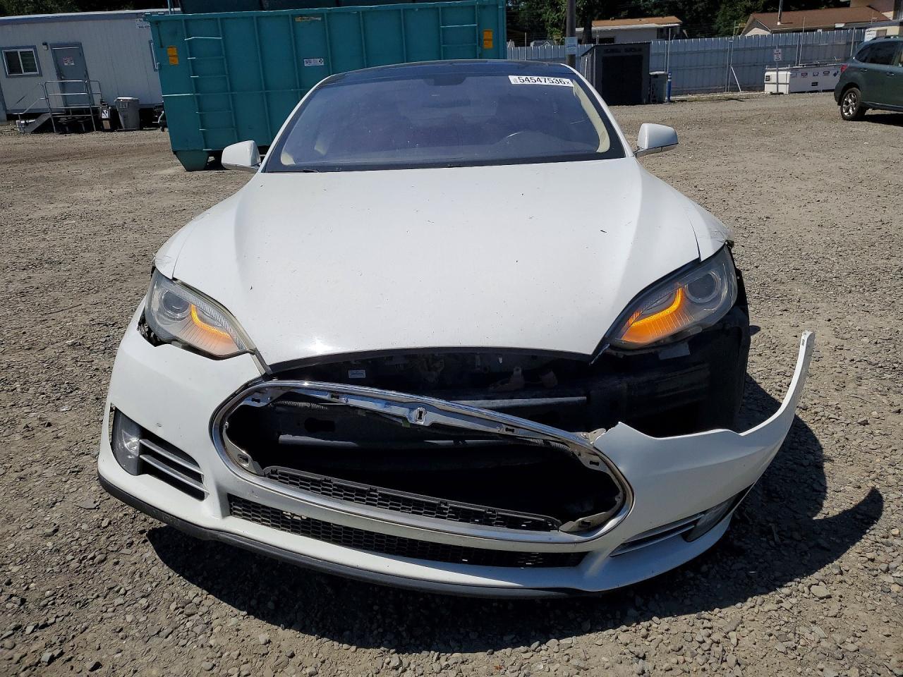 2014 Tesla Model S - Image 5