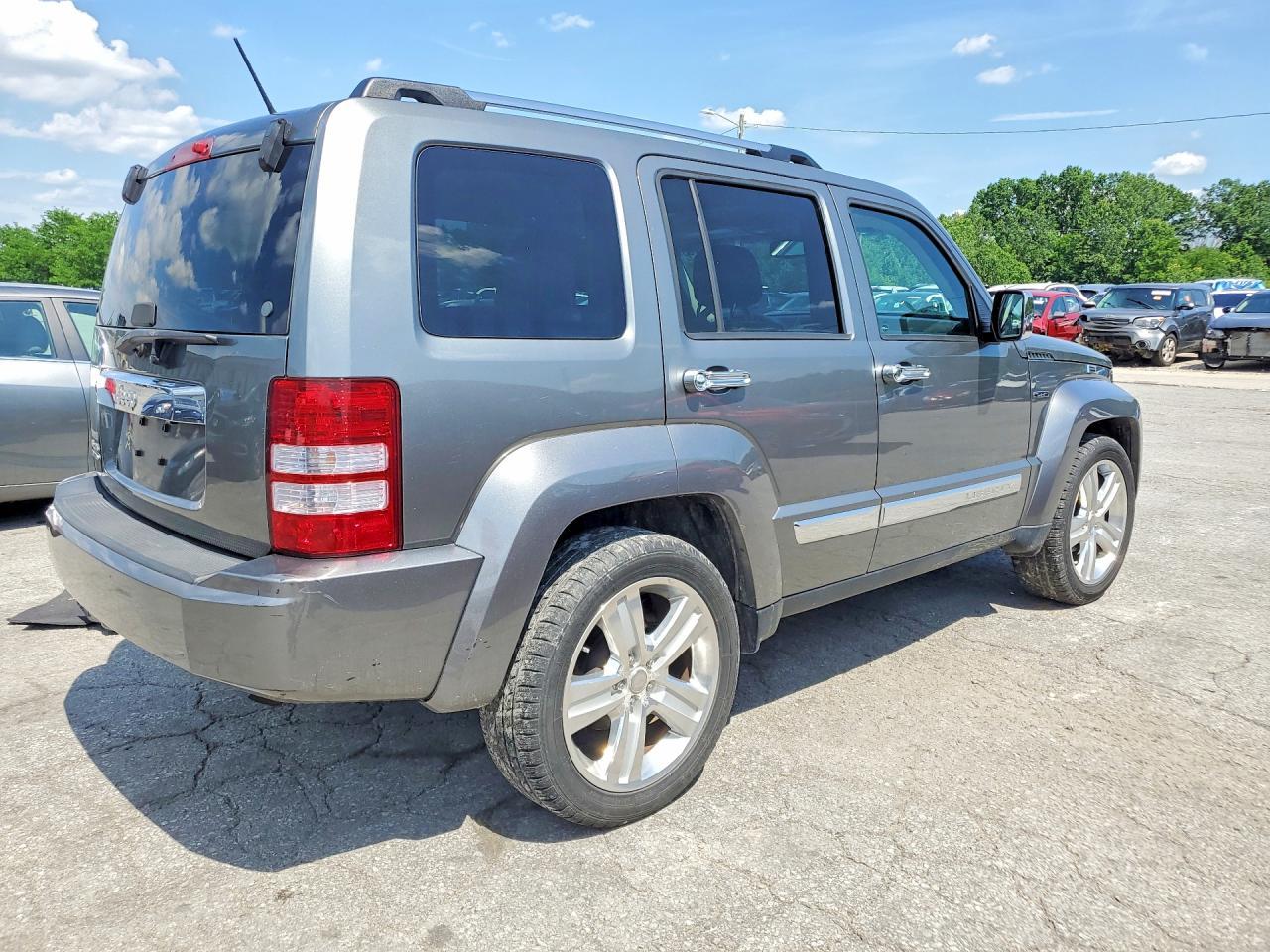 2012 Jeep Liberty Jet - Image 3