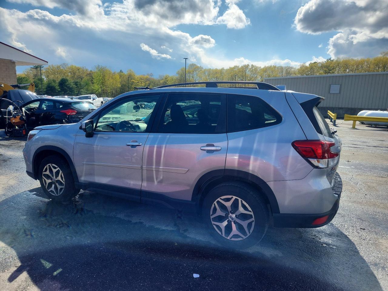 2021 Subaru Forester Premium - Фото 2
