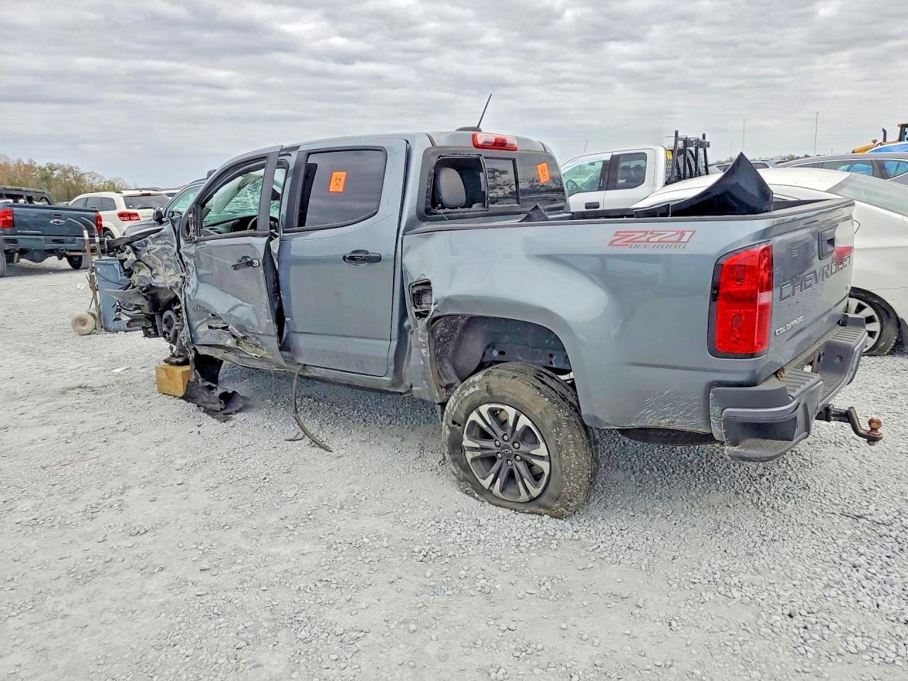 2022 Chevrolet Colorado Z71 - Фото 2