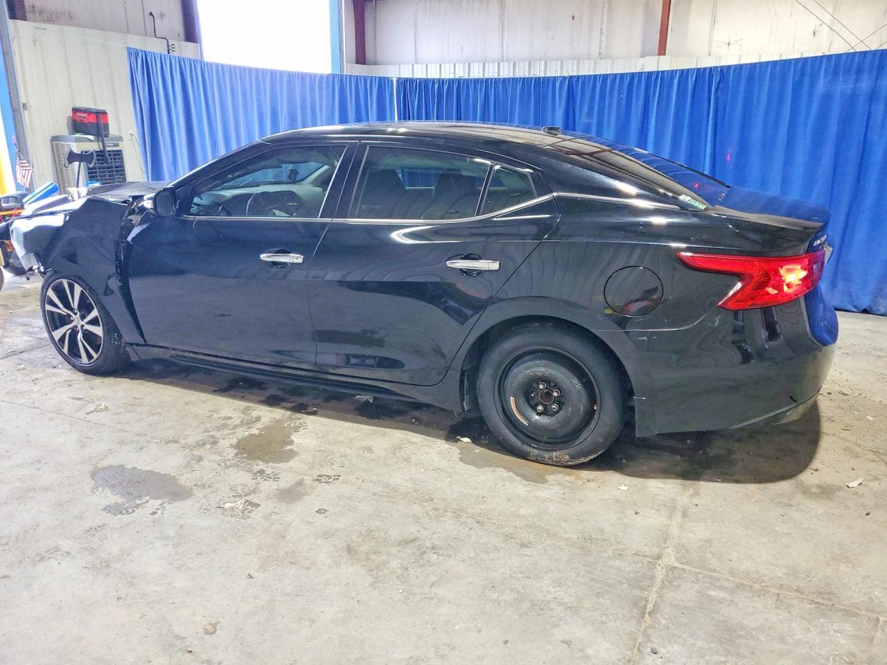2016 Nissan Maxima - Image 2