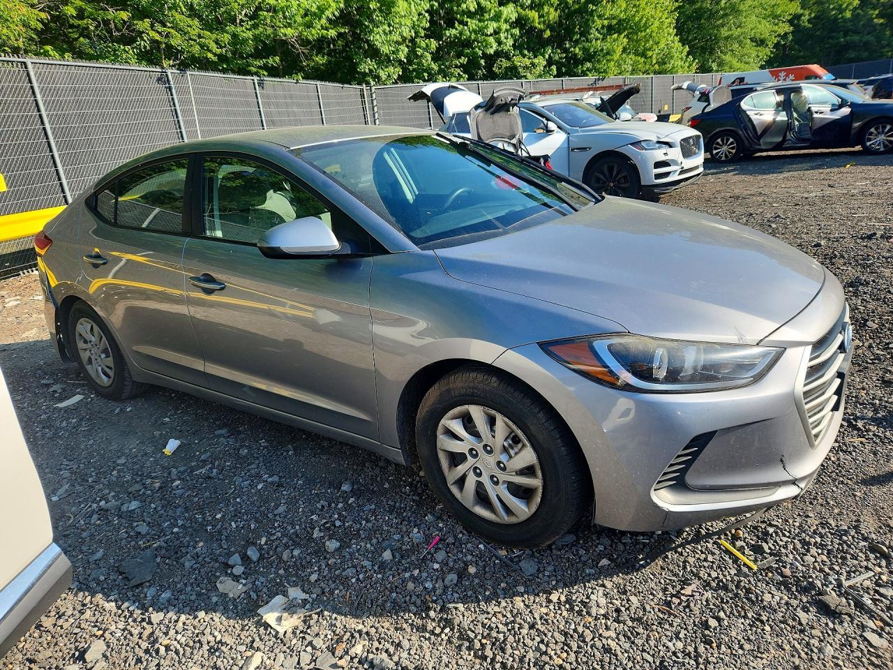 2017 Hyundai Elantra Se - Фото 4