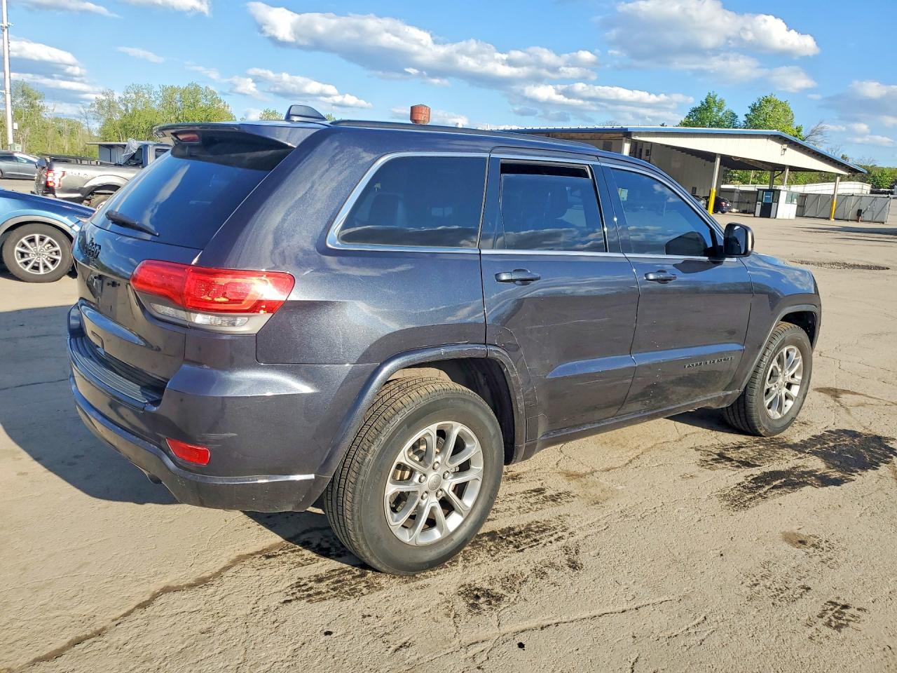 2014 Jeep Grand Cherokee Laredo - Image 3