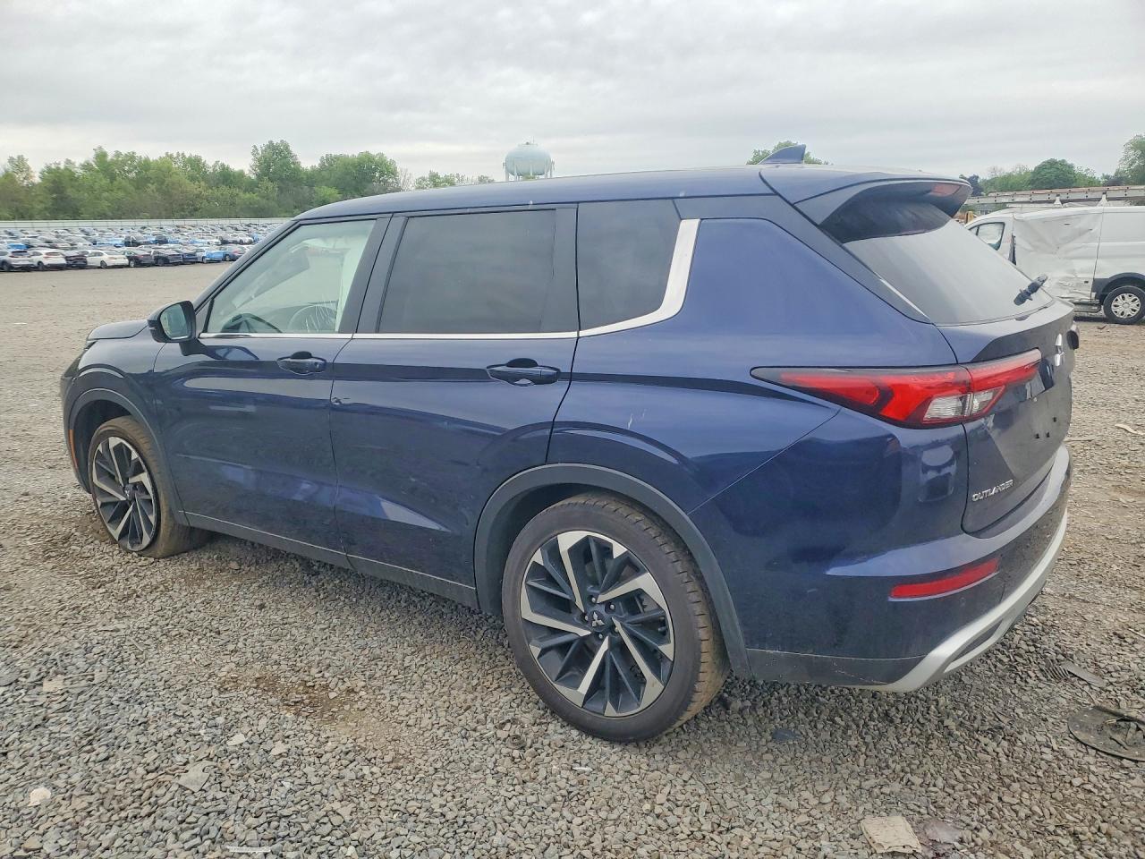 2024 Mitsubishi Outlander Se - Фото 2