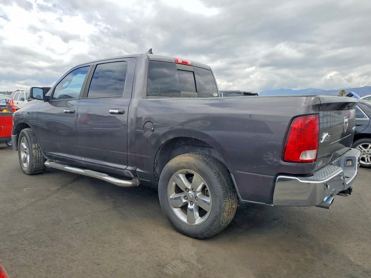 2015 Ram 1500 Slt - Image 2