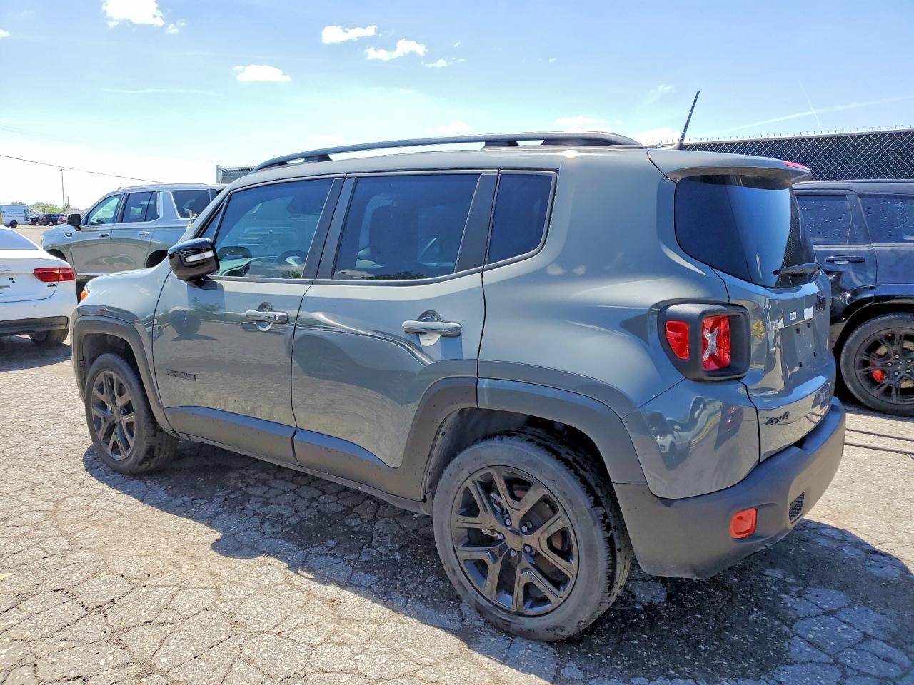 2022 Jeep Renegade Altitude - Фото 2