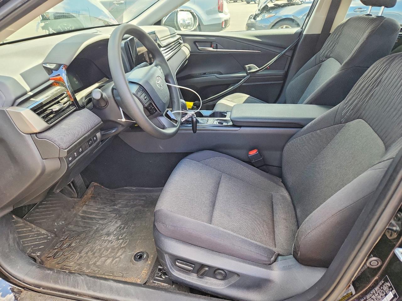 2025 Toyota Camry Le - Image 7