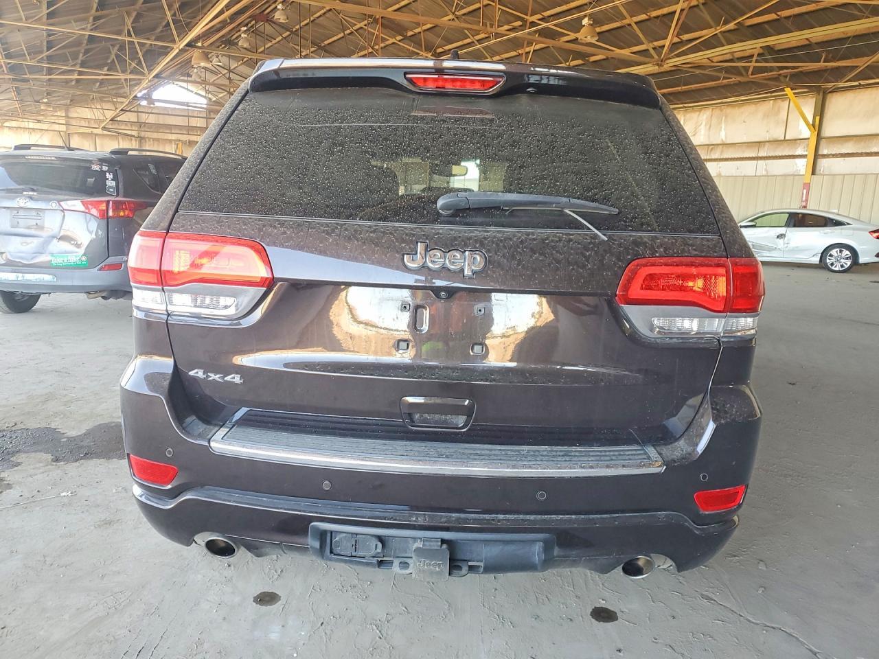 2017 Jeep Grand Cherokee Overland - Image 6