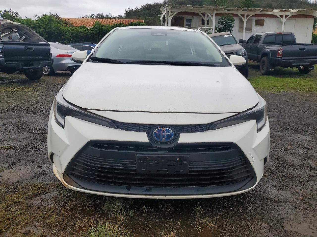 2023 Toyota Corolla - Image 5