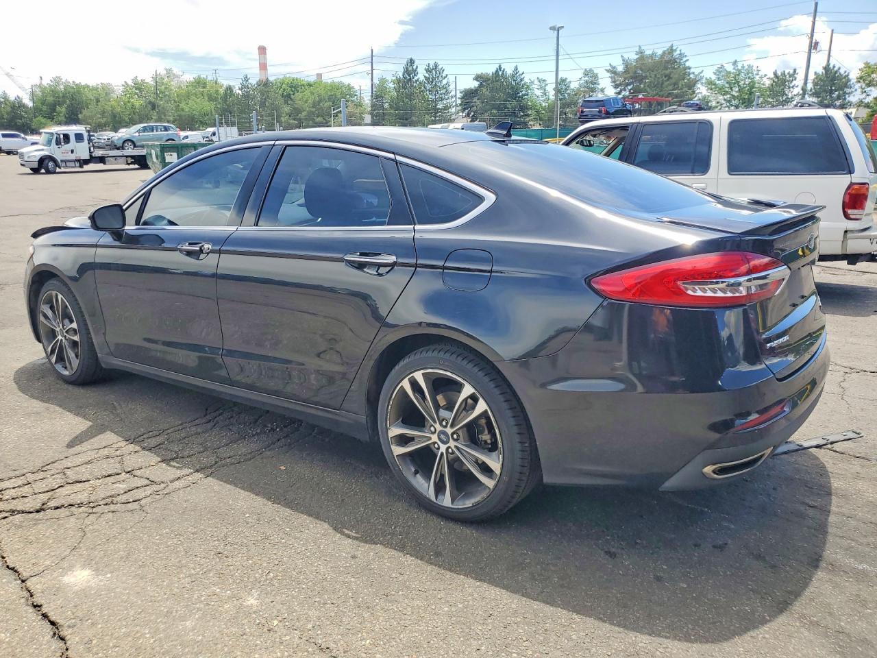 2019 Ford Fusion Titanium - Image 2