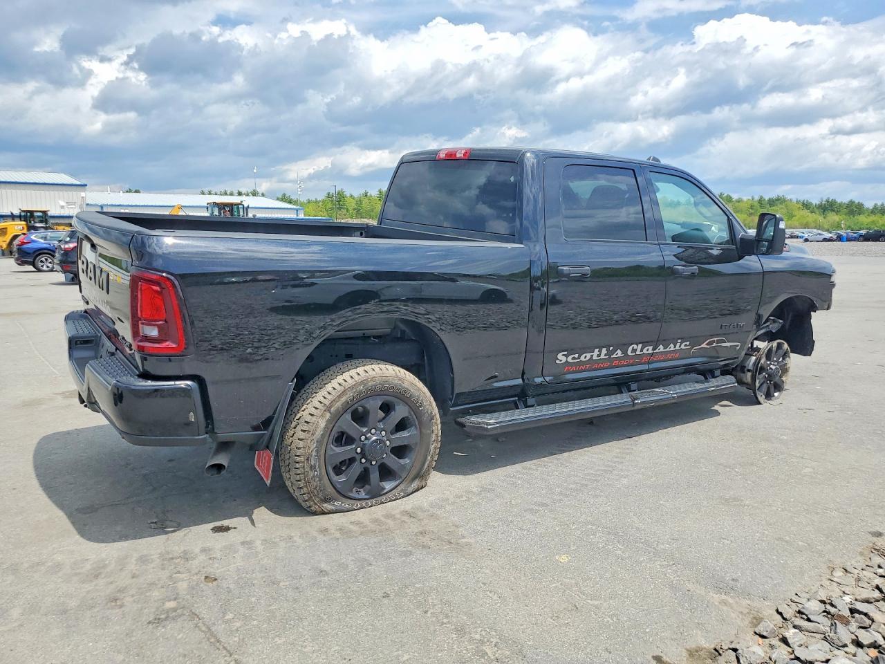2025 Ram 2500 Big Horn - Image 3