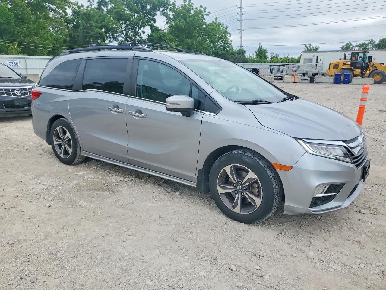 2018 Honda Odyssey Touring - Image 4