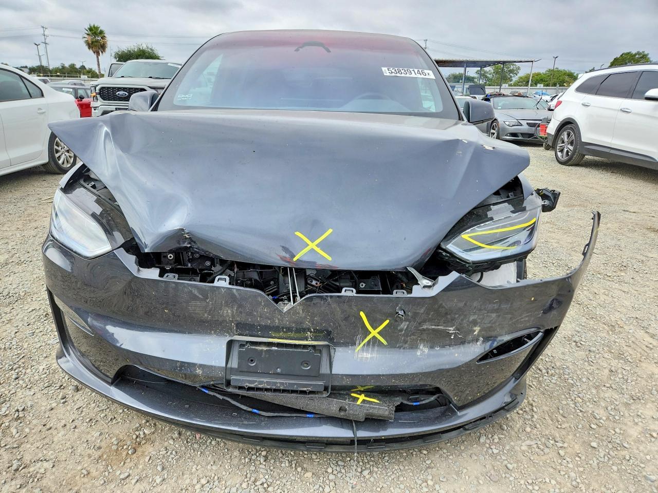 2025 Tesla Model X - Image 5