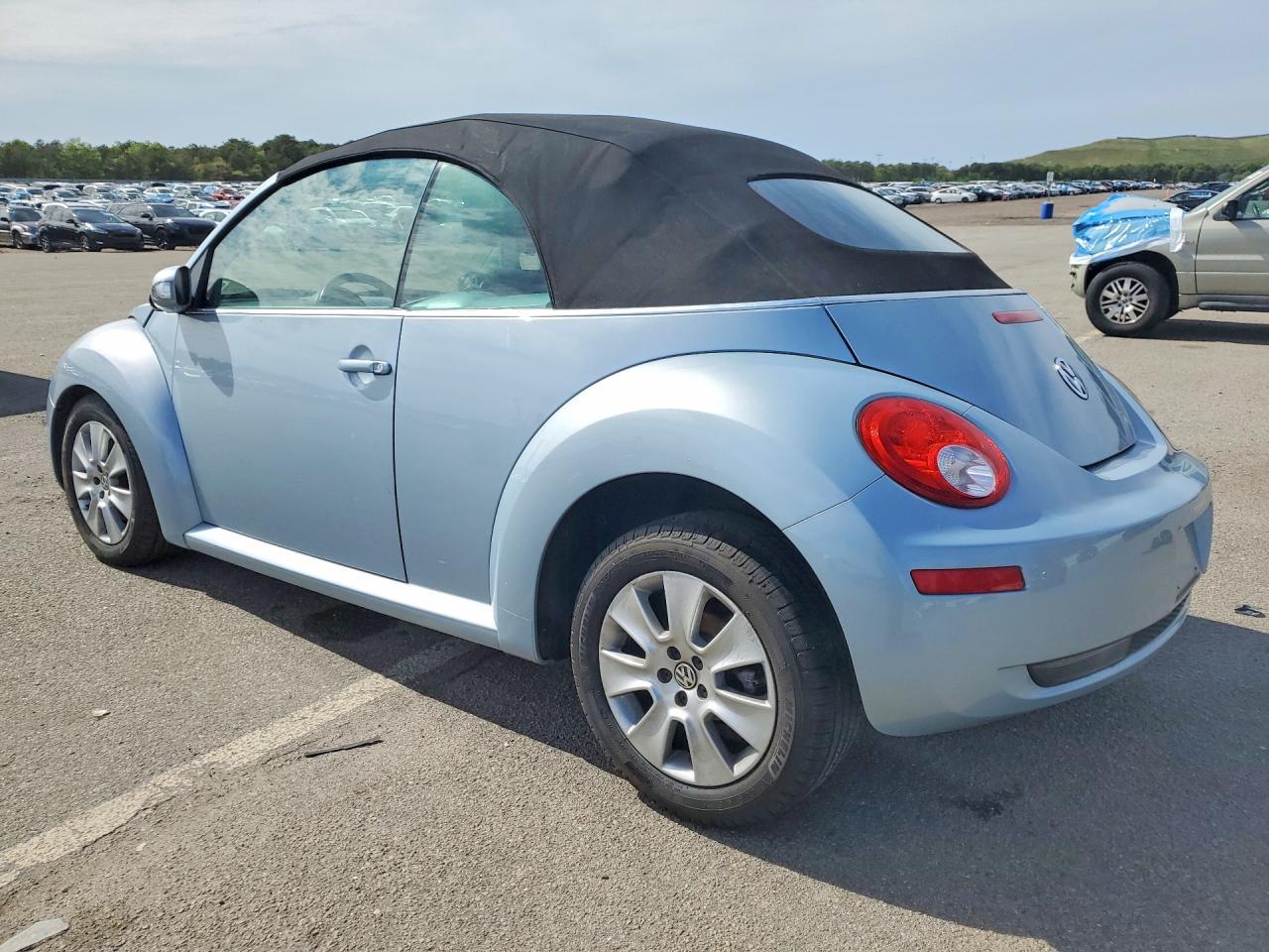 2009 Volkswagen New Beetle S - Фото 2