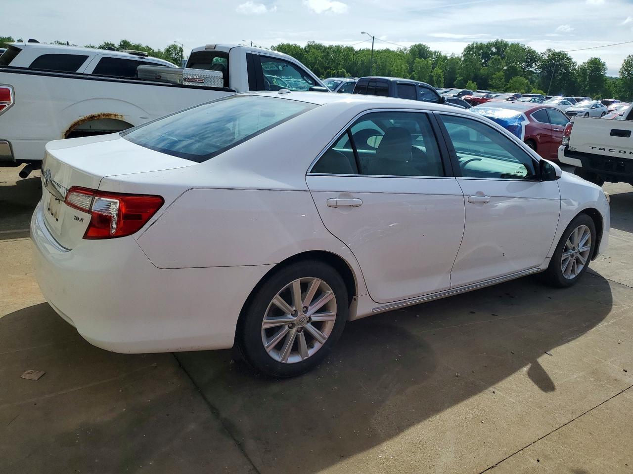 2014 Toyota Camry Xle - Image 3