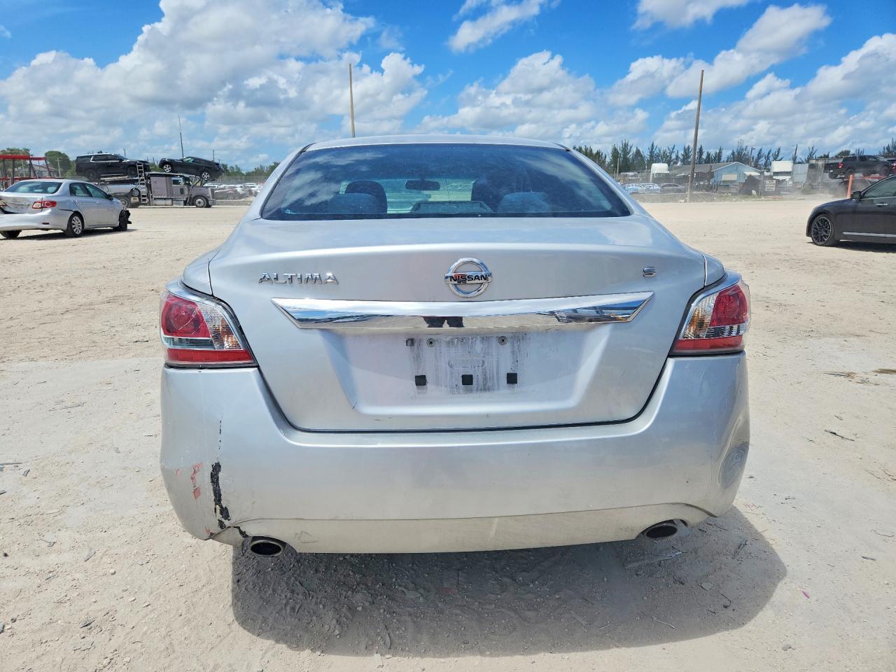 2015 Nissan Altima 2.5 S - Фото 6