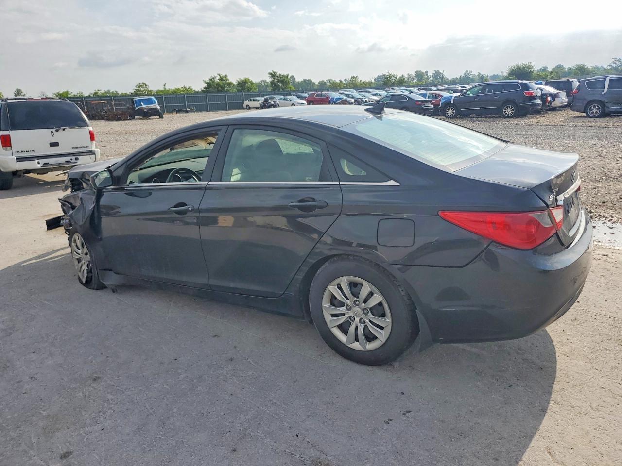 2011 Hyundai Sonata Gls - Image 2