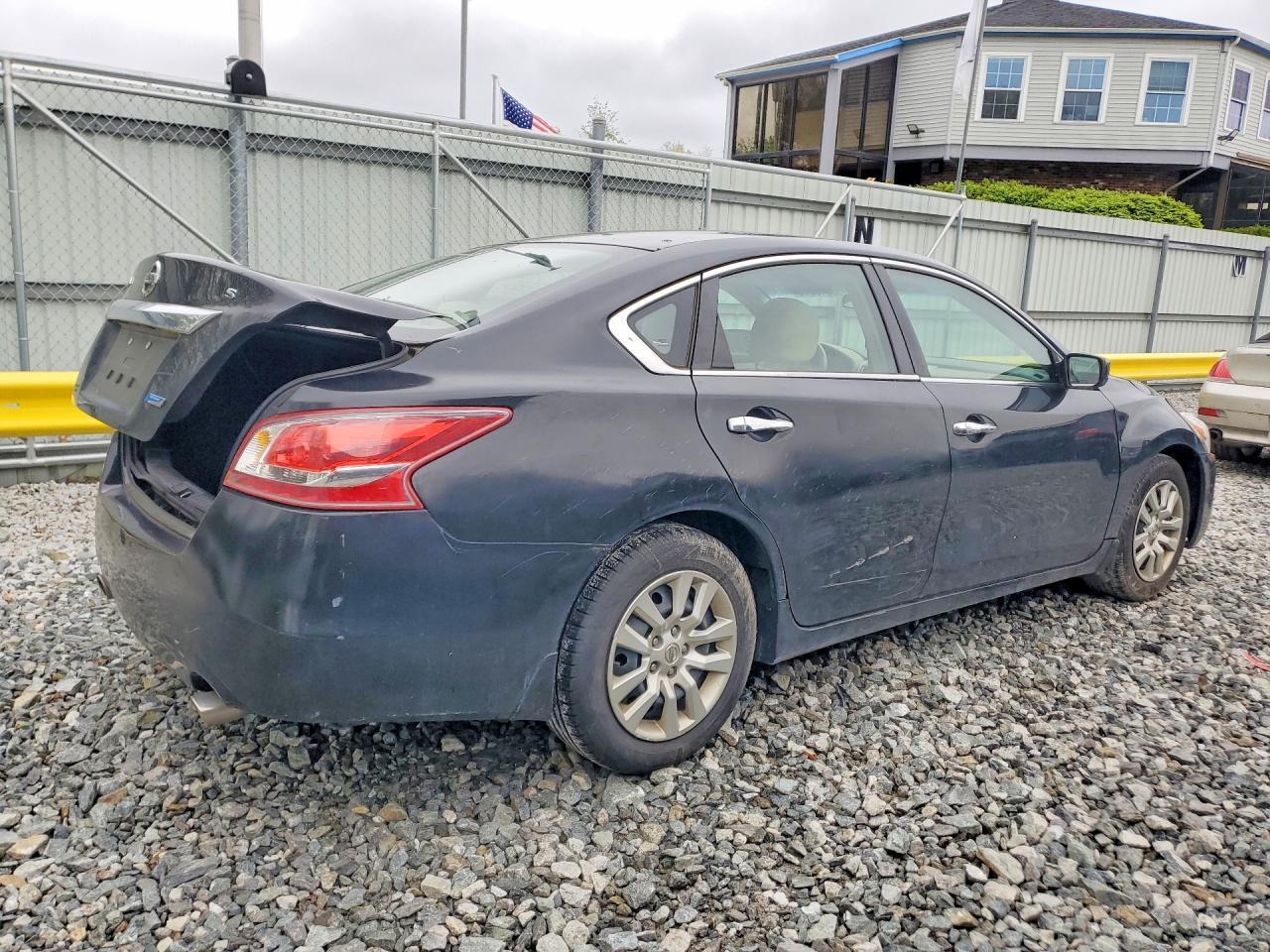 2013 Nissan Altima 2.5 - Image 3