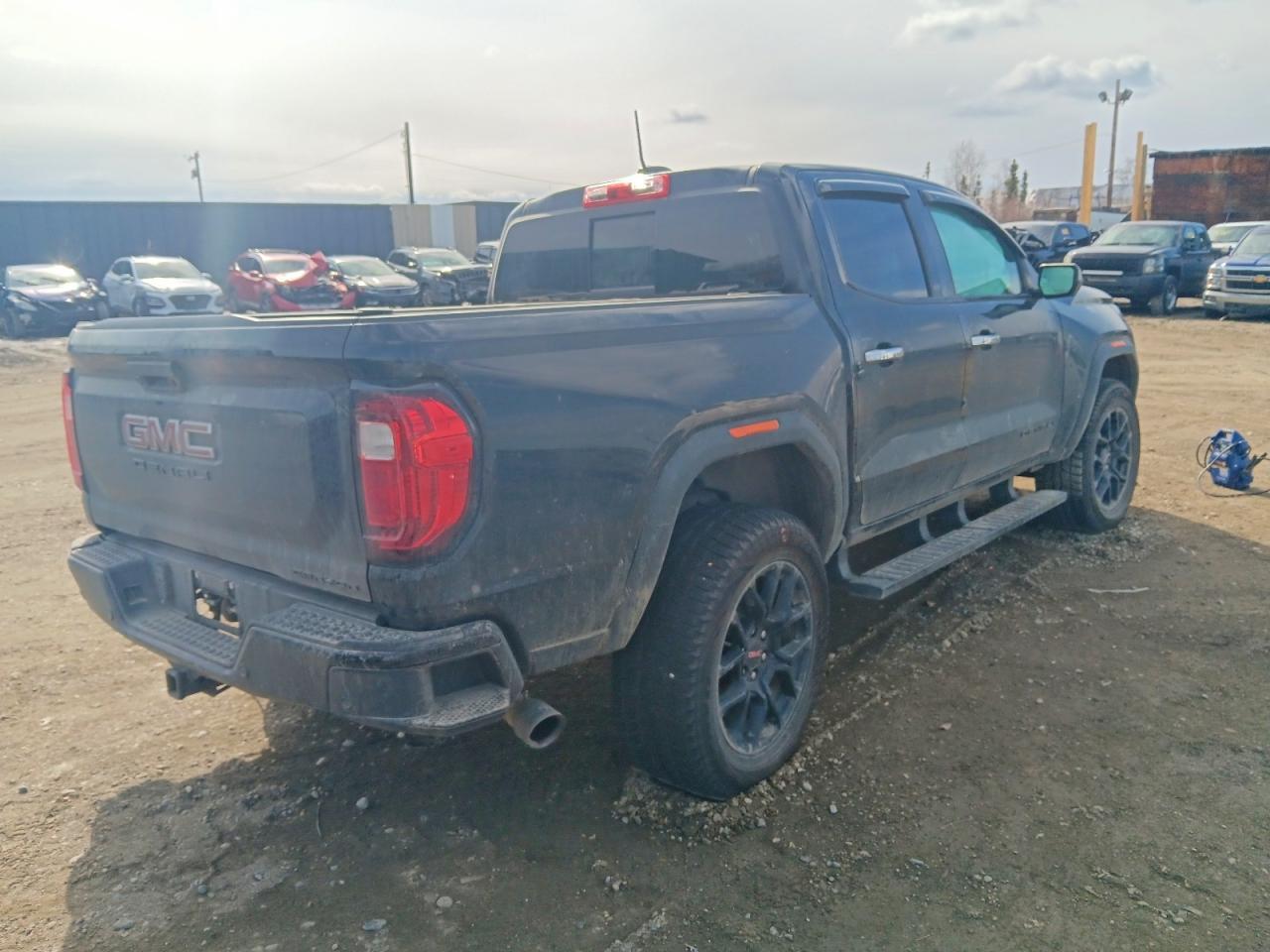 2024 GMC Canyon Denali - Image 3