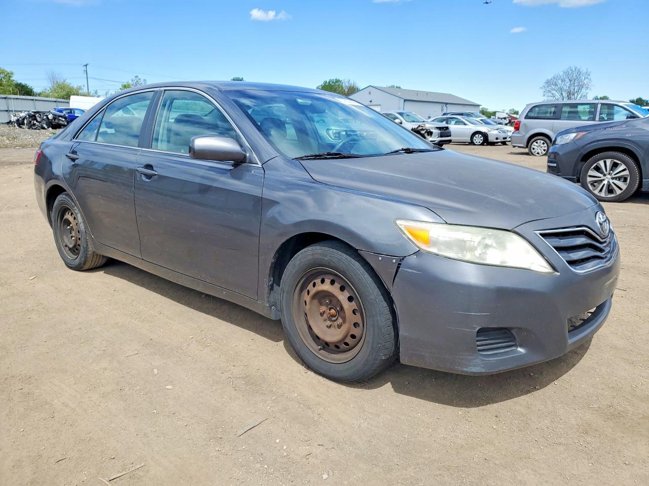 2011 Toyota Camry Le - Фото 4