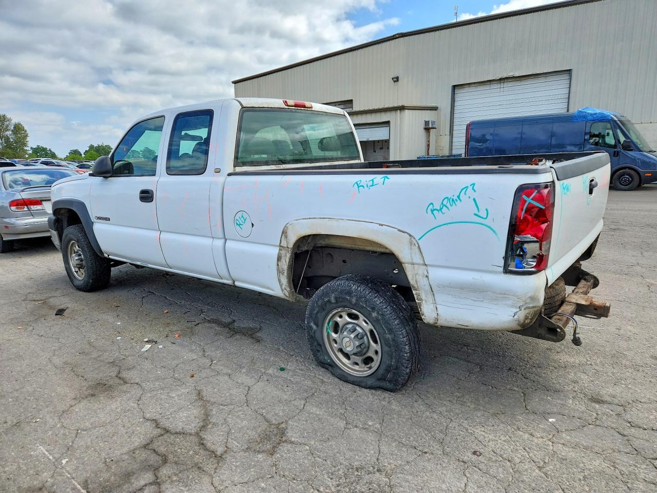 2005 Chevrolet Silverado C2500 Heavy Duty - Фото 2