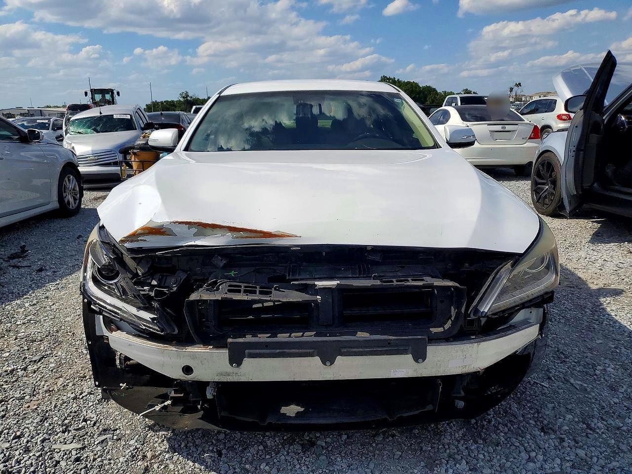 2016 Hyundai Genesis 3.8L - Фото 5