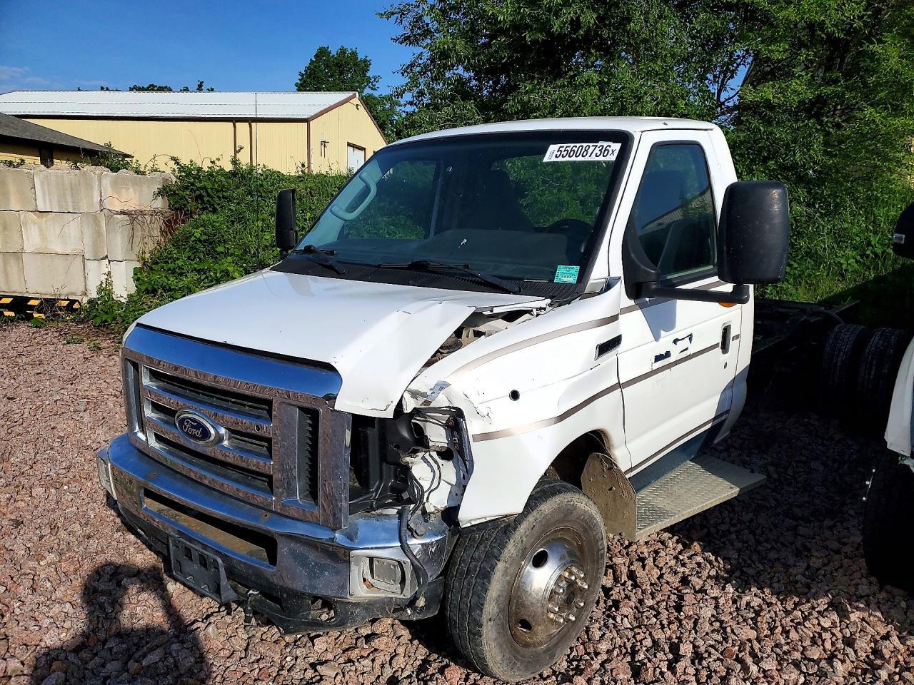 2015 Ford Econoline E450 Super Duty Cutaway Van