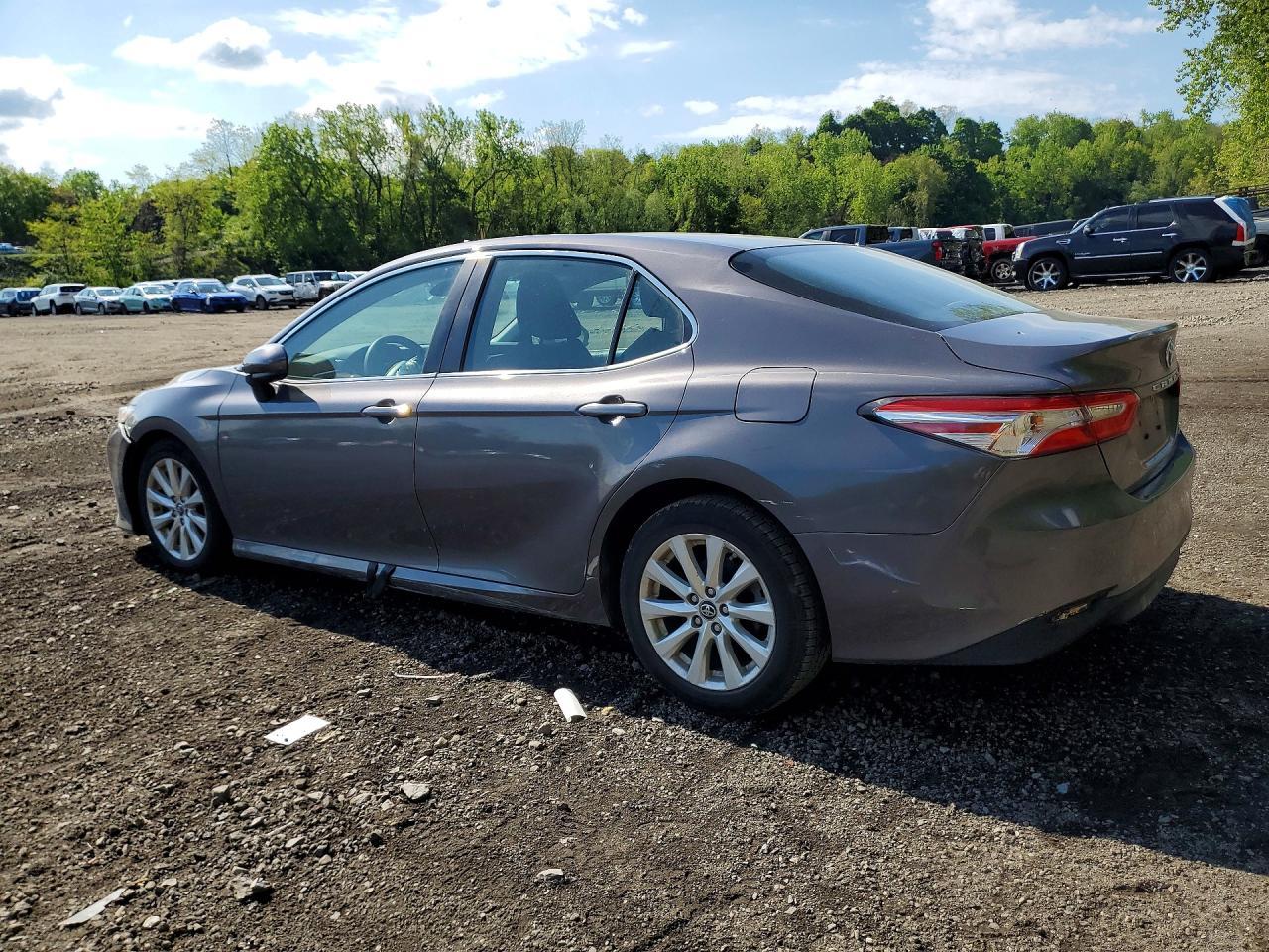 2018 Toyota Camry Le - Фото 2
