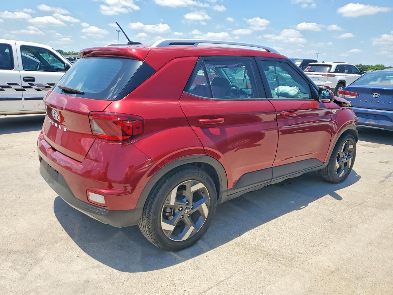 2024 Hyundai Venue Sel - Фото 3