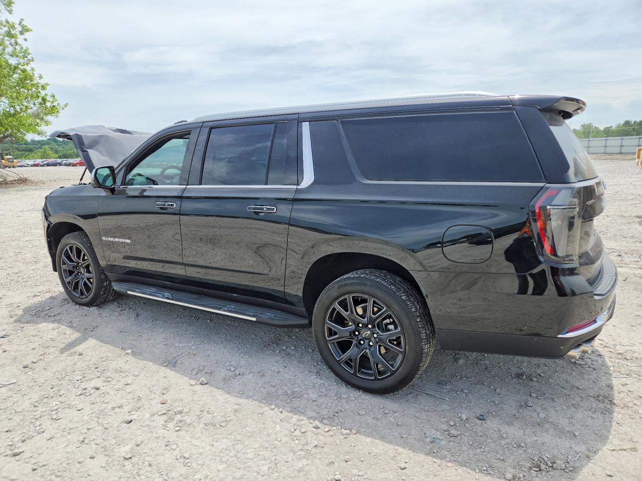 2026 Chevrolet Suburban K1500 Premier - Фото 2