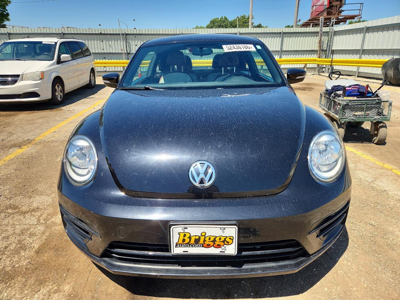 2017 Volkswagen Beetle - Image 5