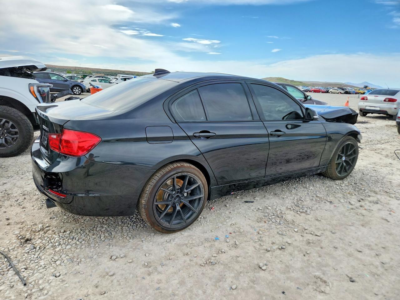 2014 BMW 335 Xi - Фото 3