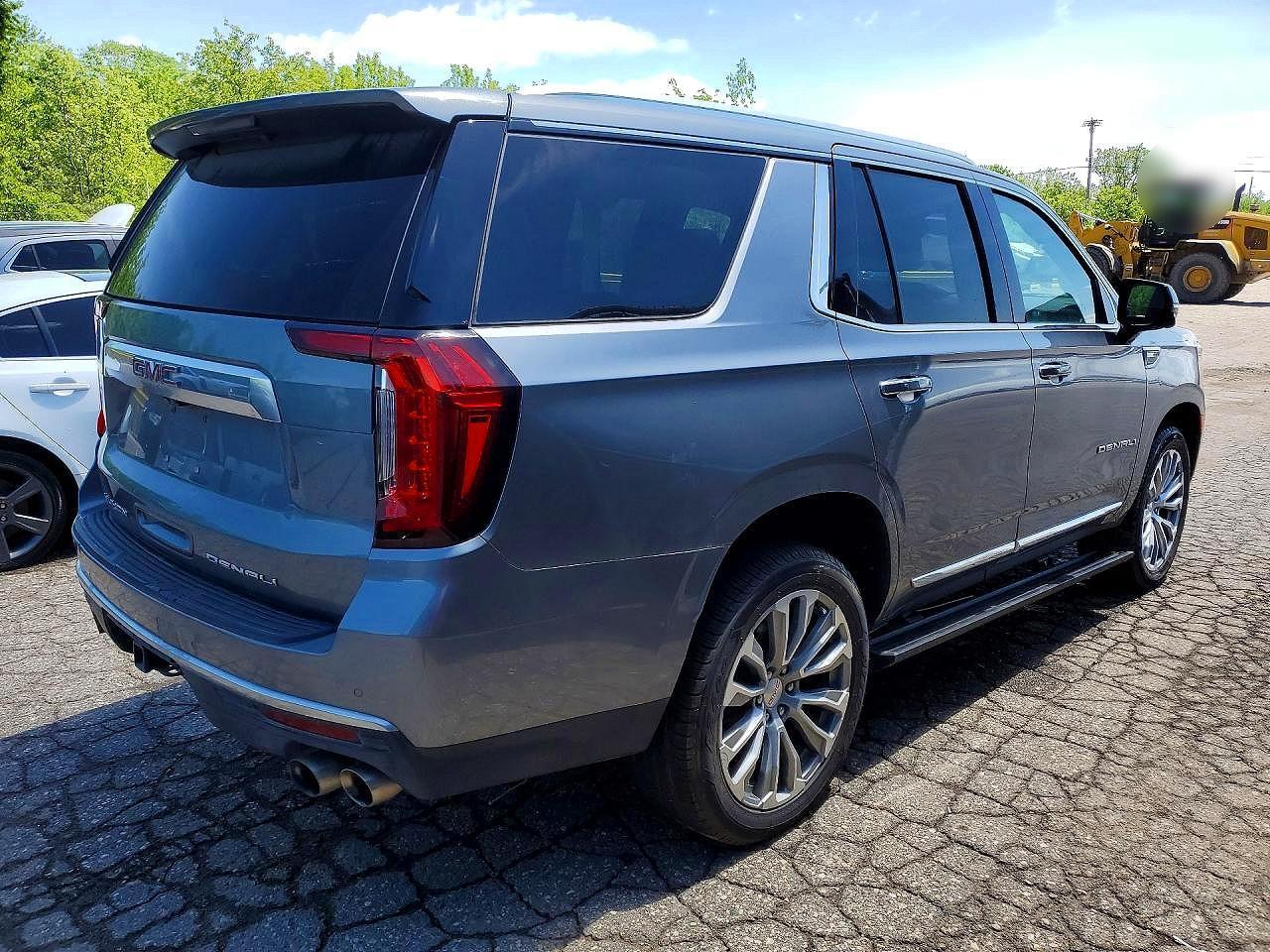 2021 GMC Yukon Denali - Image 3