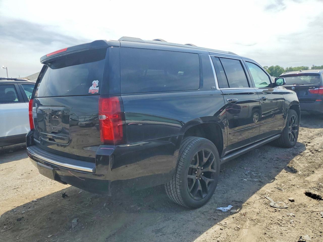 2016 Chevrolet Suburban K1500 Ltz - Image 3