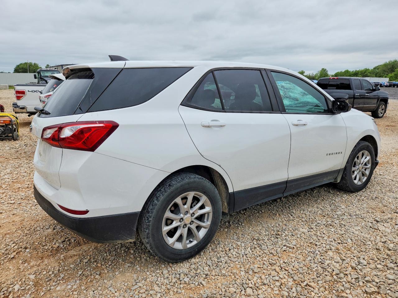 2020 Chevrolet Equinox Ls - Фото 3