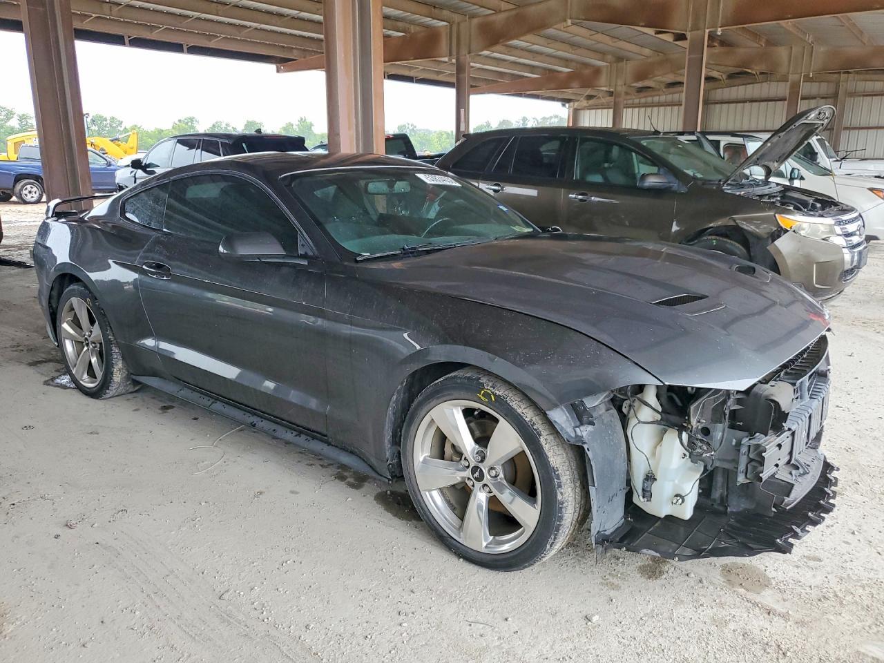 2019 Ford Mustang - Image 4