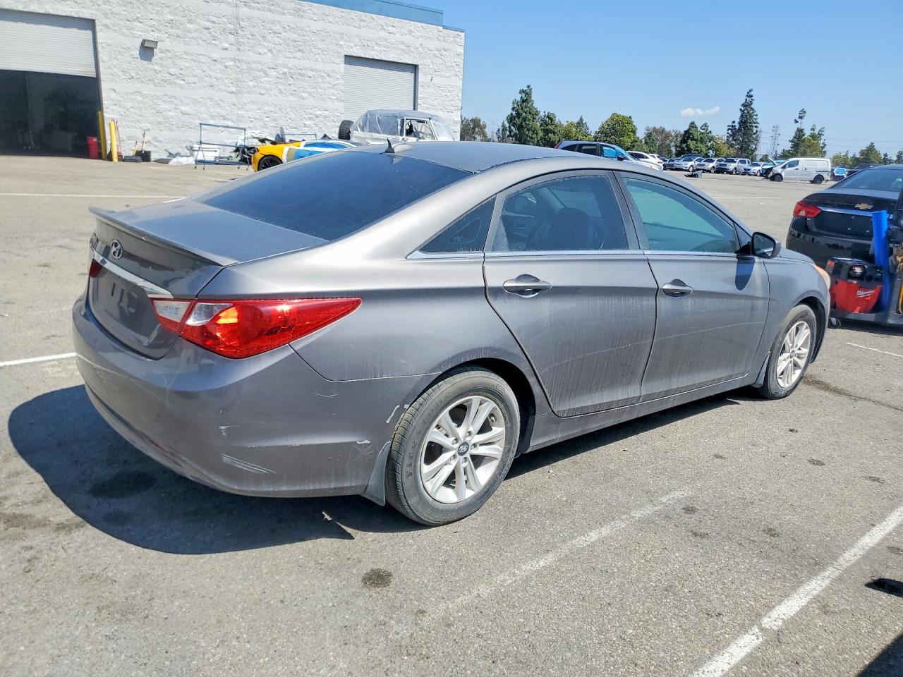 2013 Hyundai Sonata Gls - Image 3