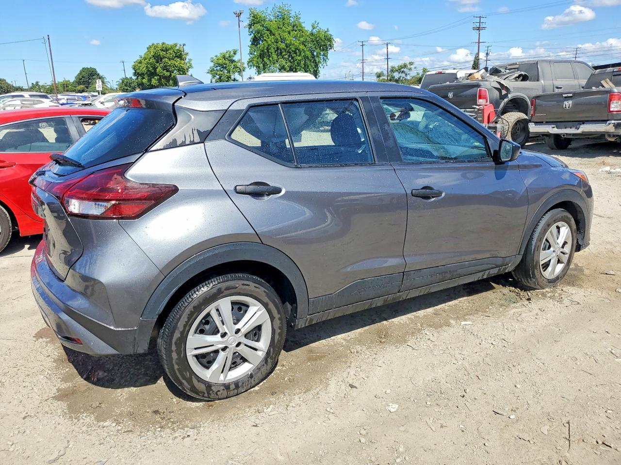 2024 Nissan Kicks S - Image 3