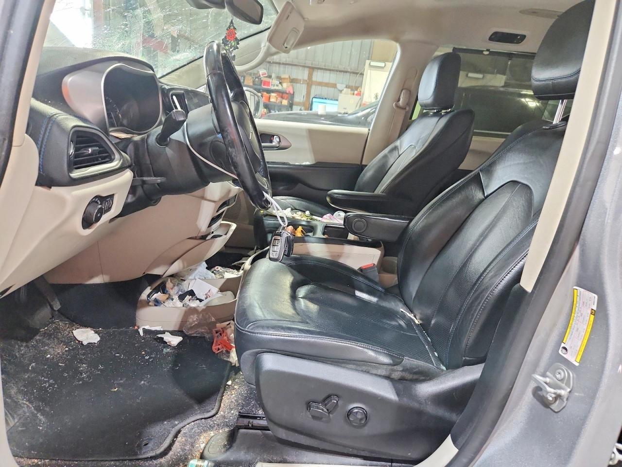 2021 Chrysler Pacifica Touring L - Image 7