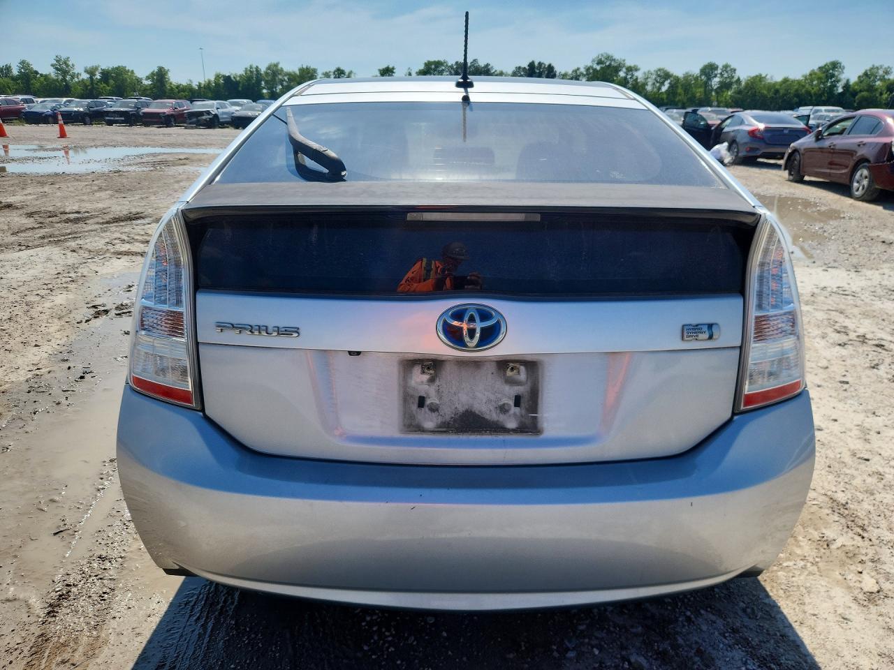 2010 Toyota Prius Iv - Фото 6