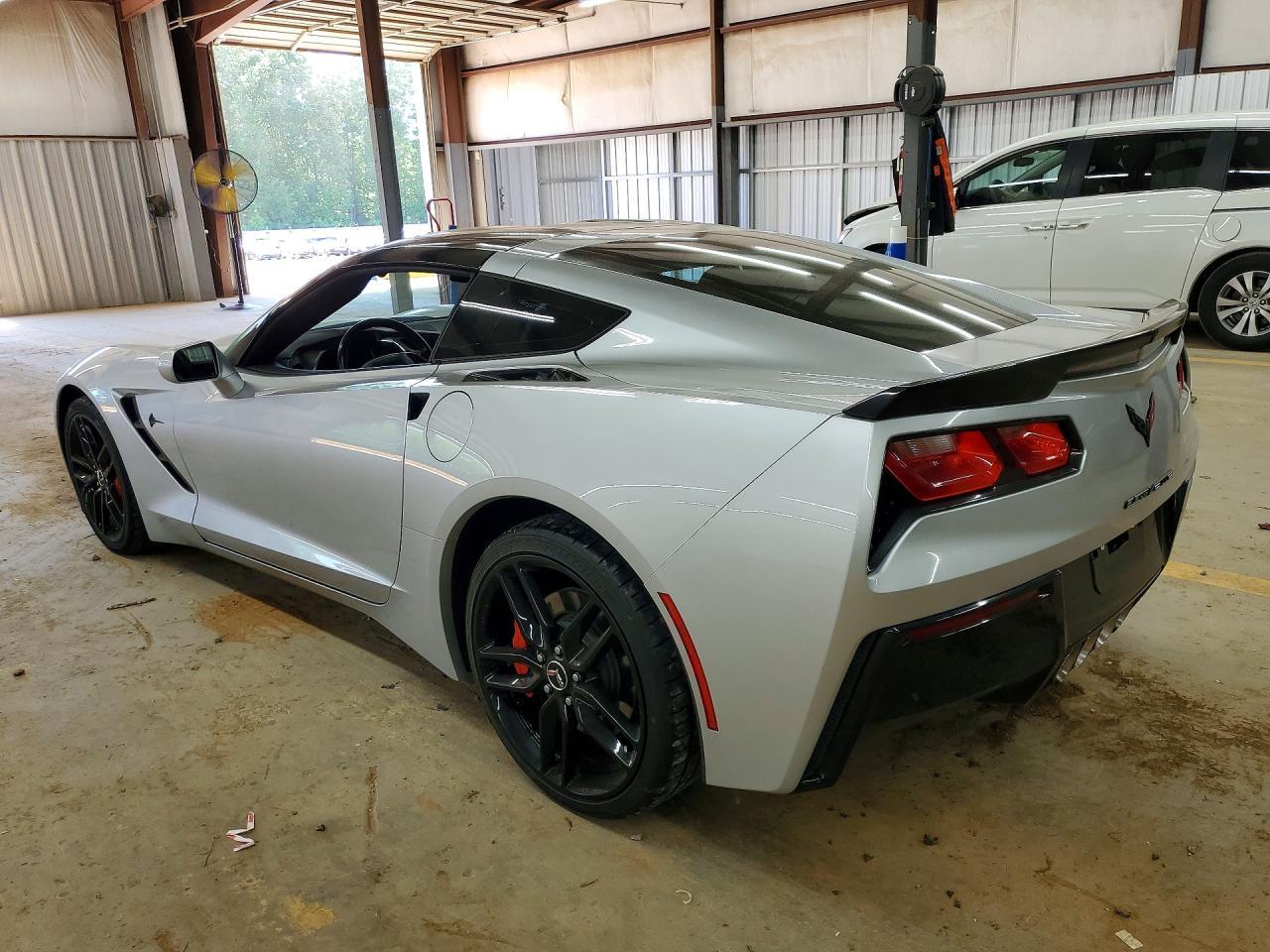 2015 Chevrolet Corvette Stingray 2Lt - Image 2