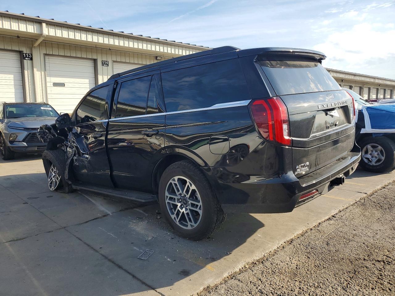 2025 Ford Expedition Active - Фото 2