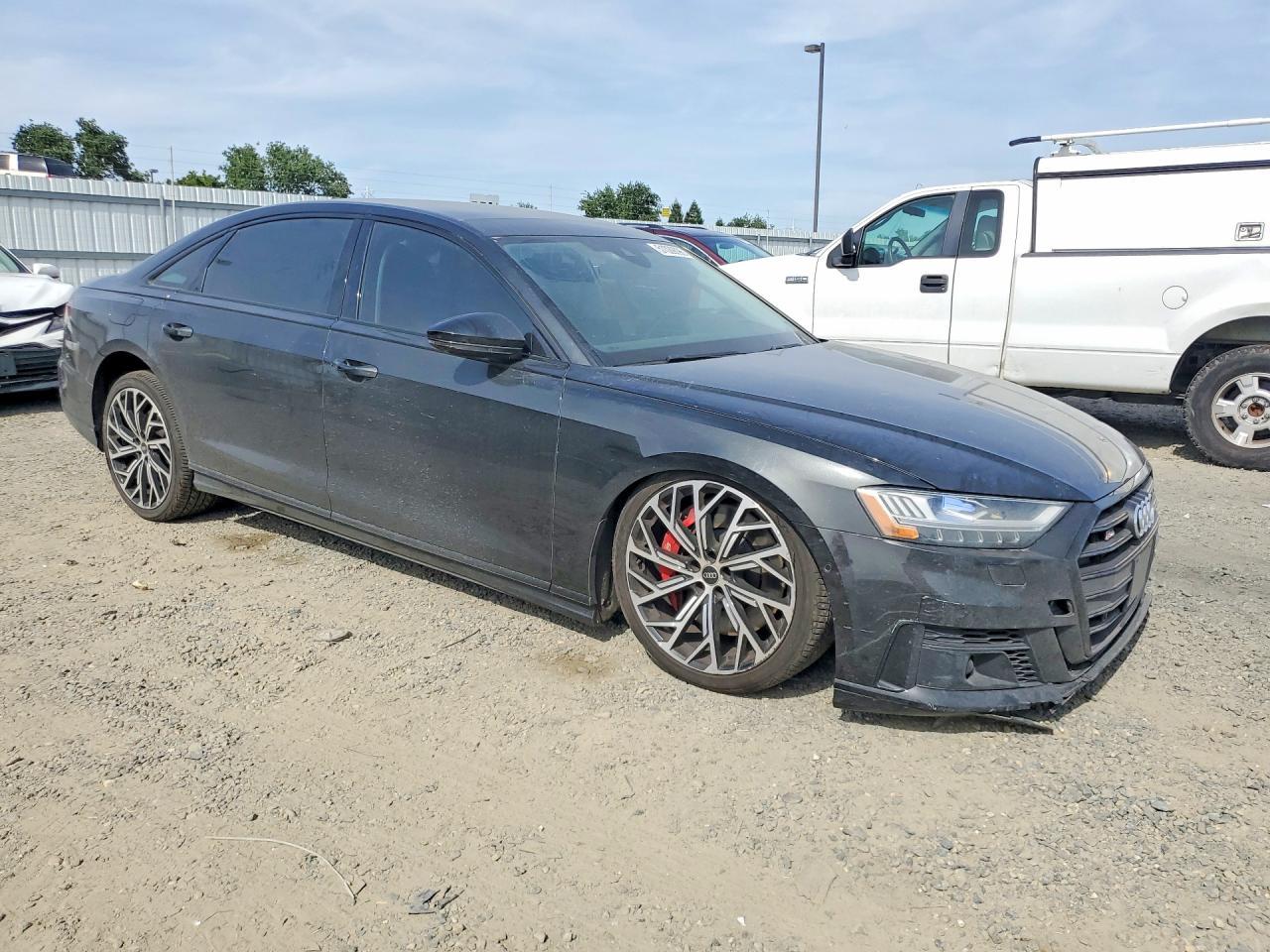 2021 Audi S8 - Image 4