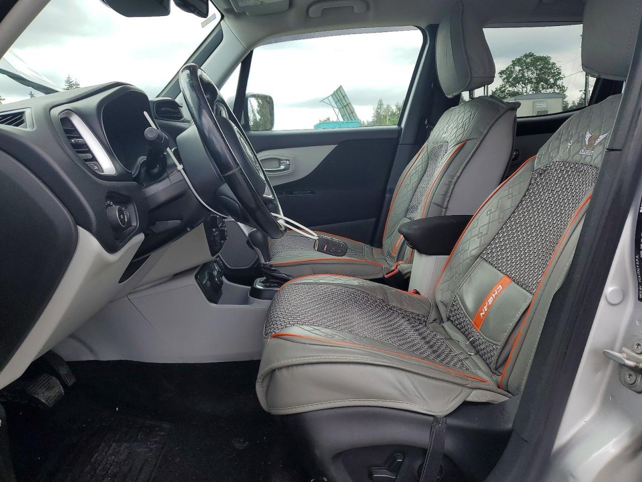 2018 Jeep Renegade Latitude - Image 7