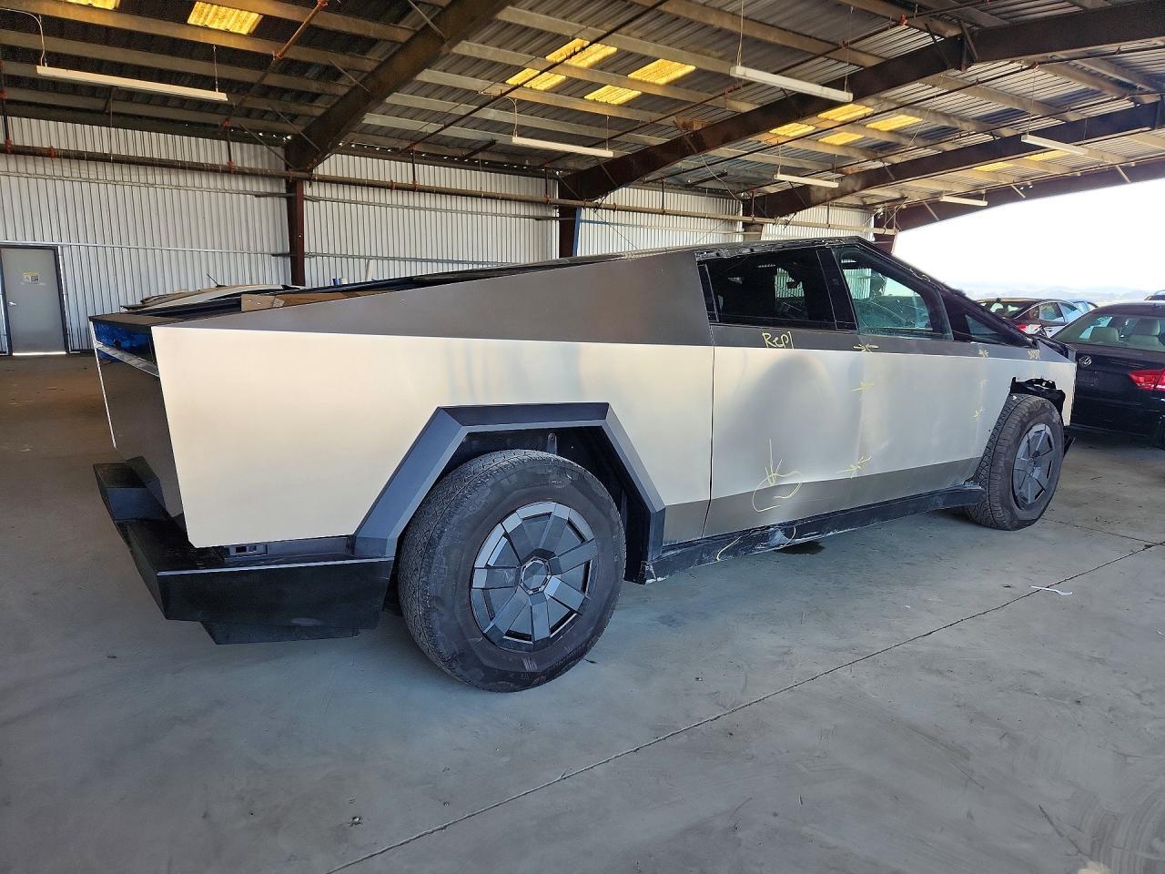 2024 Tesla Cybertruck - Фото 3