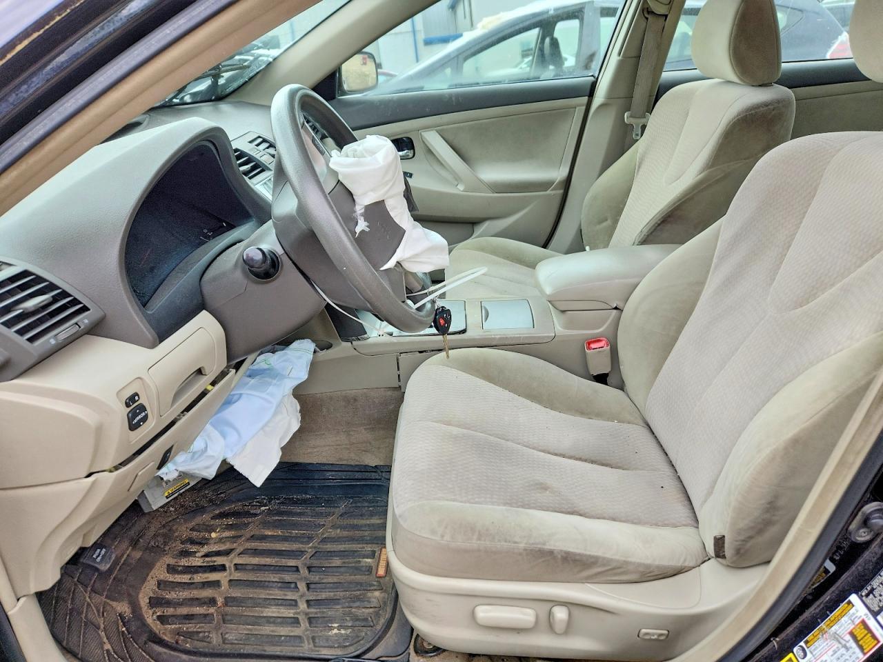 2011 Toyota Camry Le - Image 7
