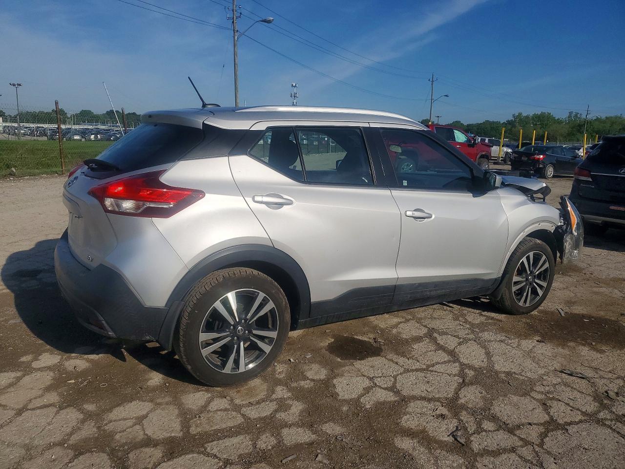 2019 Nissan Kicks Sv - Image 3