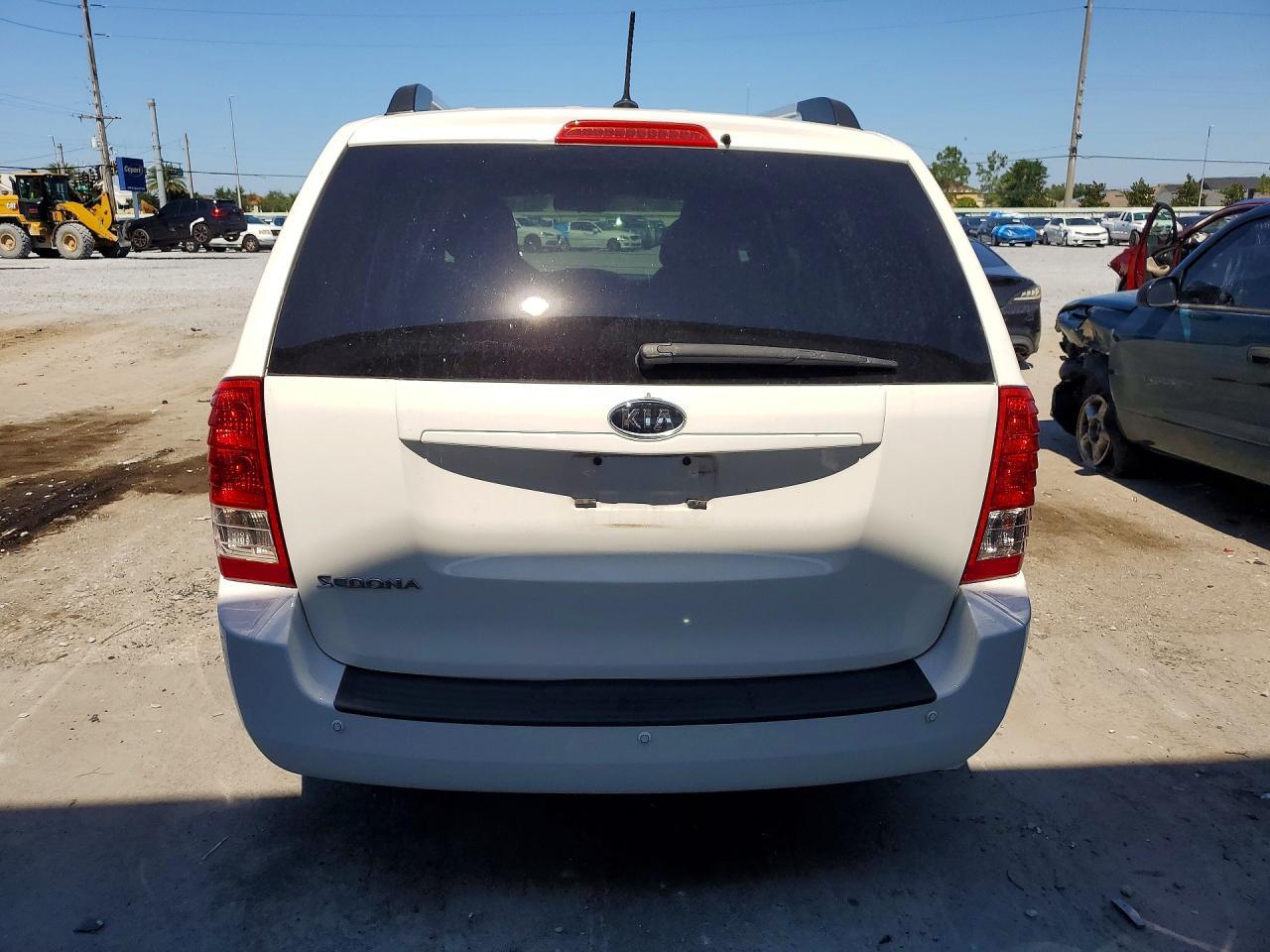 2012 Kia Sedona Lx - Фото 6