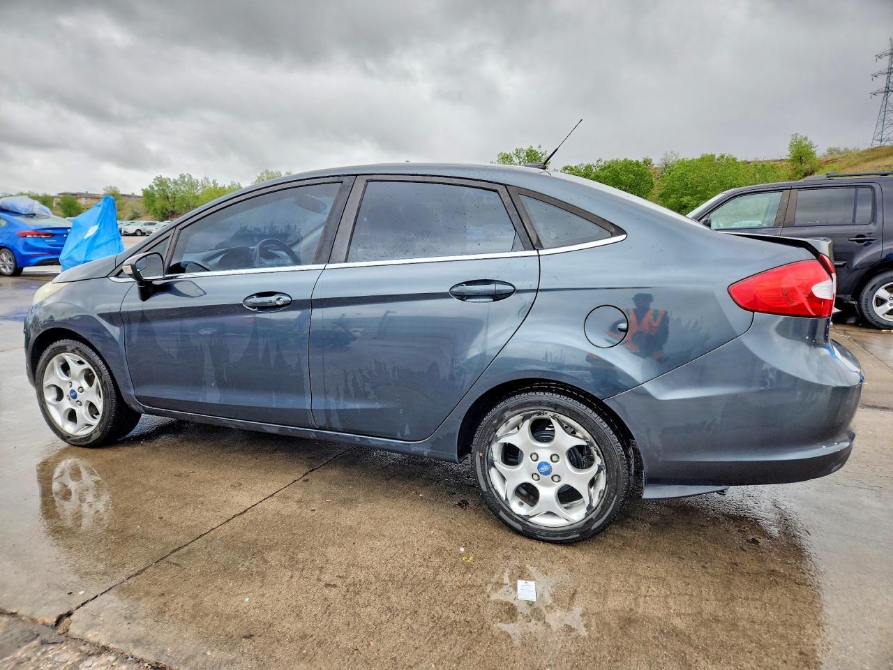 2011 Ford Fiesta Sel - Фото 2