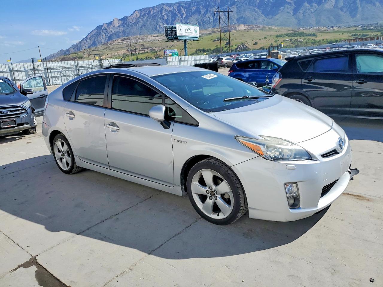 2011 Toyota Prius Five - Фото 4
